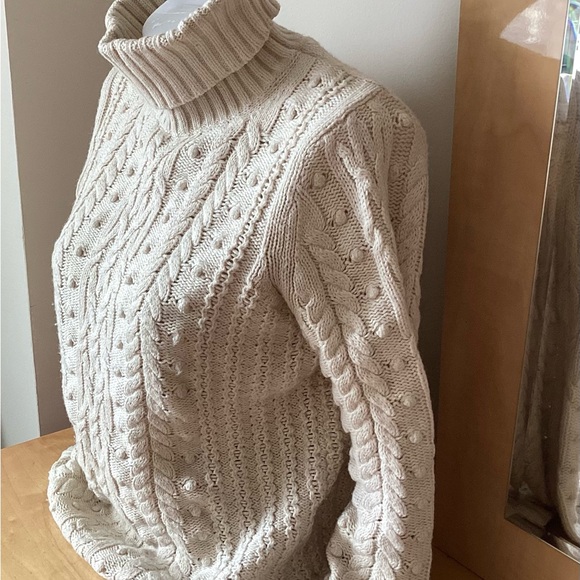 GAP Off-White Turtleneck Knit Sweater - Picture 2 of 4